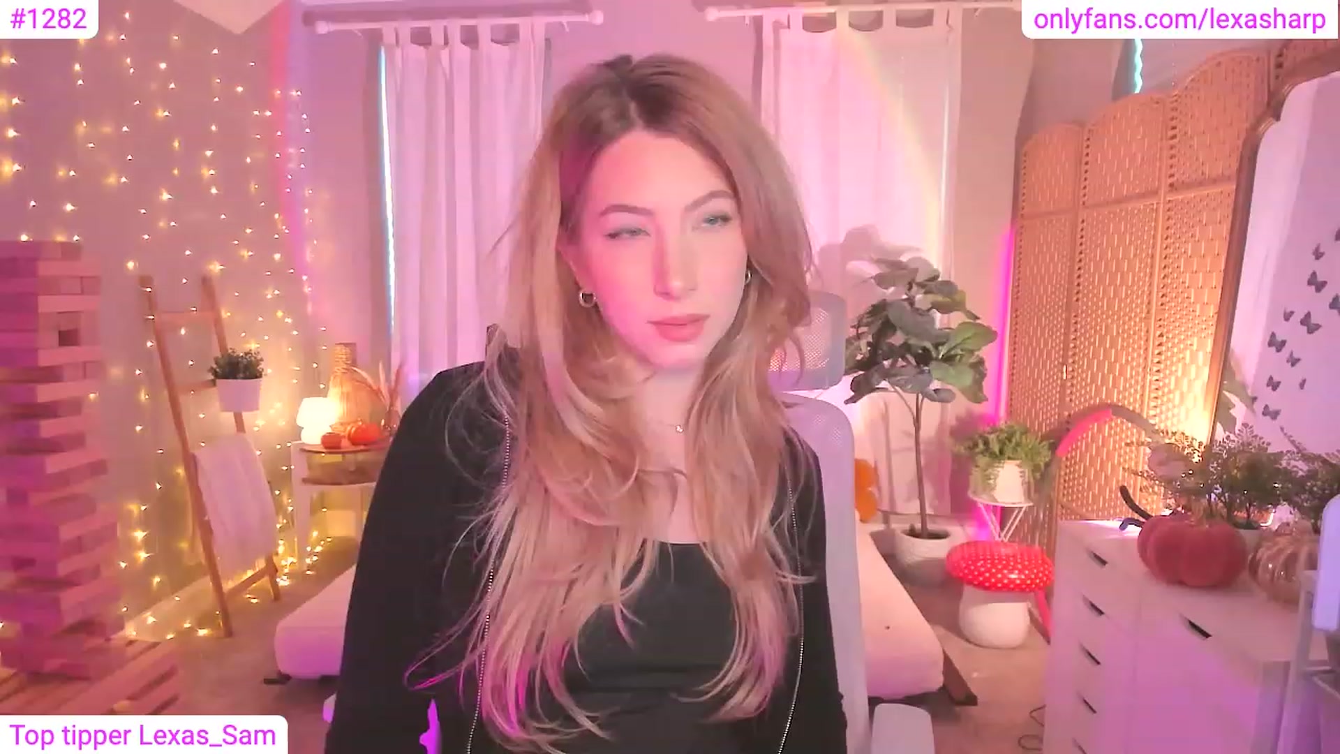 Gallery image thumbnail from alexasharp's myfreecams stream on, 11/07/2023, 22:27 image 9 of 20