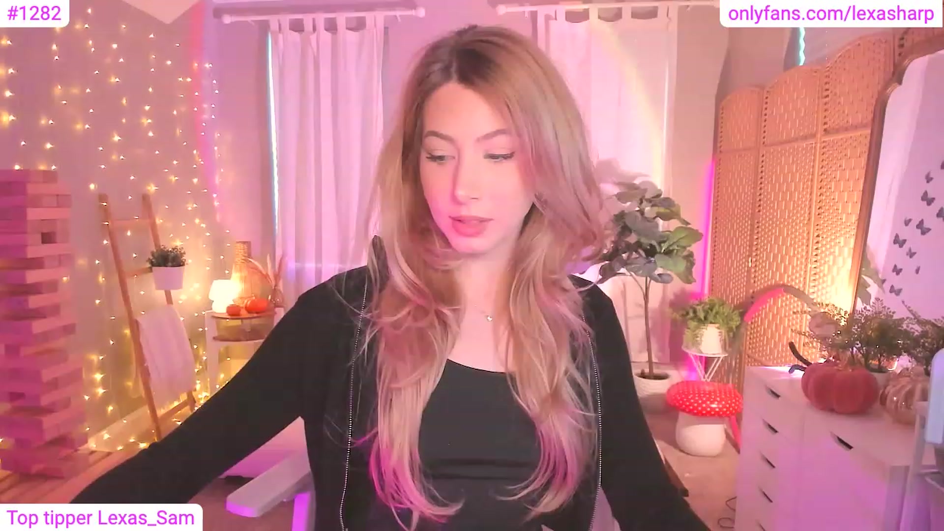 Gallery image thumbnail from alexasharp's myfreecams stream on, 11/07/2023, 22:27 image 10 of 20