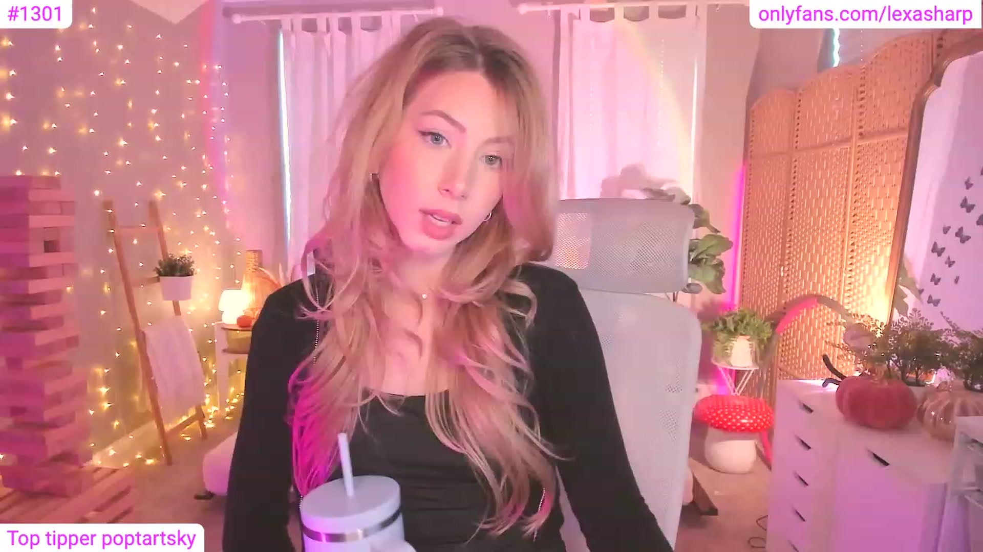 Gallery image thumbnail from alexasharp's myfreecams stream on, 11/07/2023, 22:27 image 2 of 20