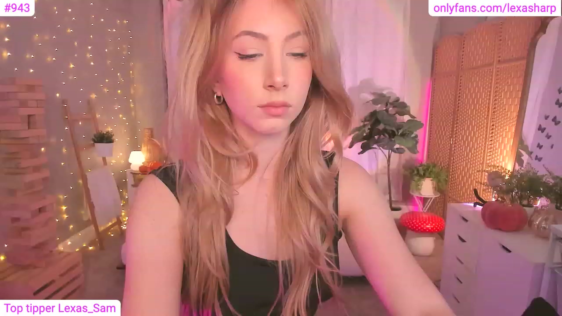 Gallery image thumbnail from alexasharp's myfreecams stream on, 11/07/2023, 23:31 image 10 of 20