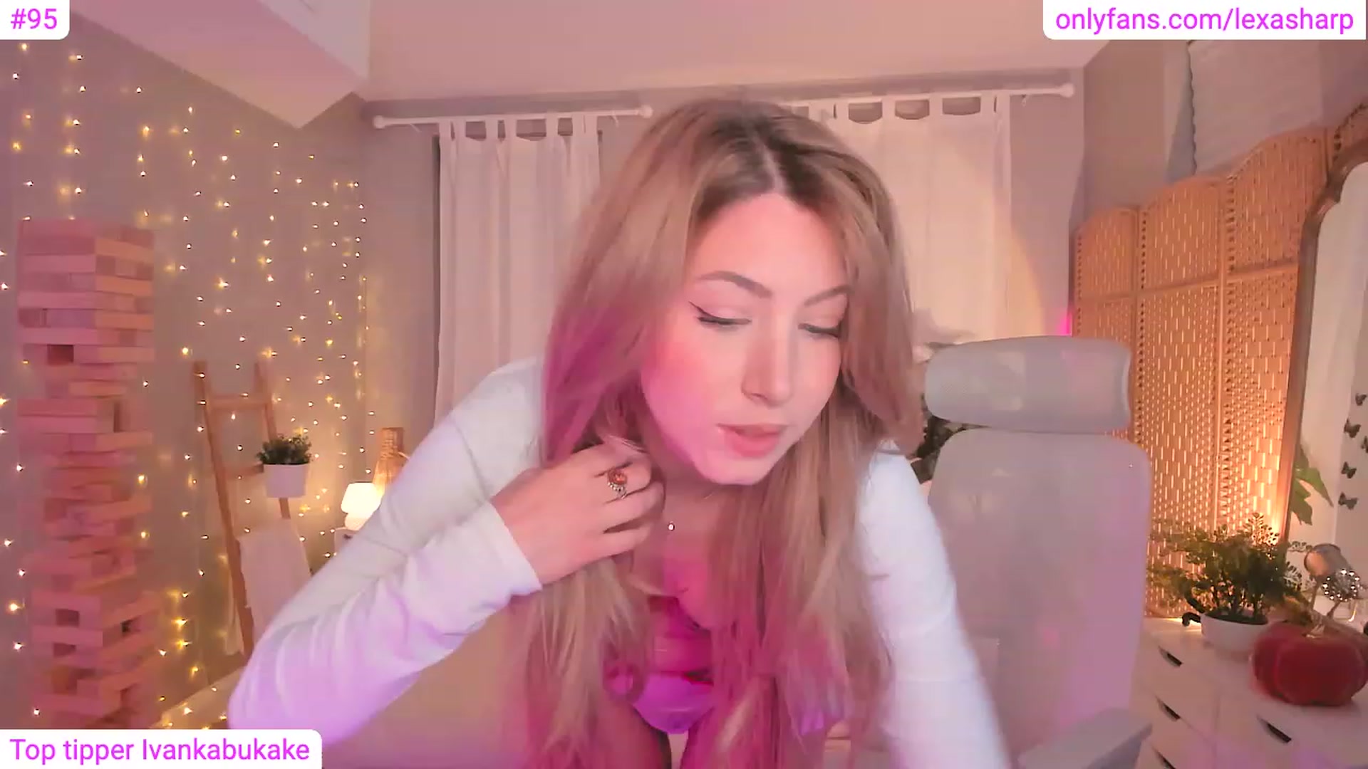 Gallery image thumbnail from alexasharp's myfreecams stream on, 11/11/2023, 03:21 image 8 of 20