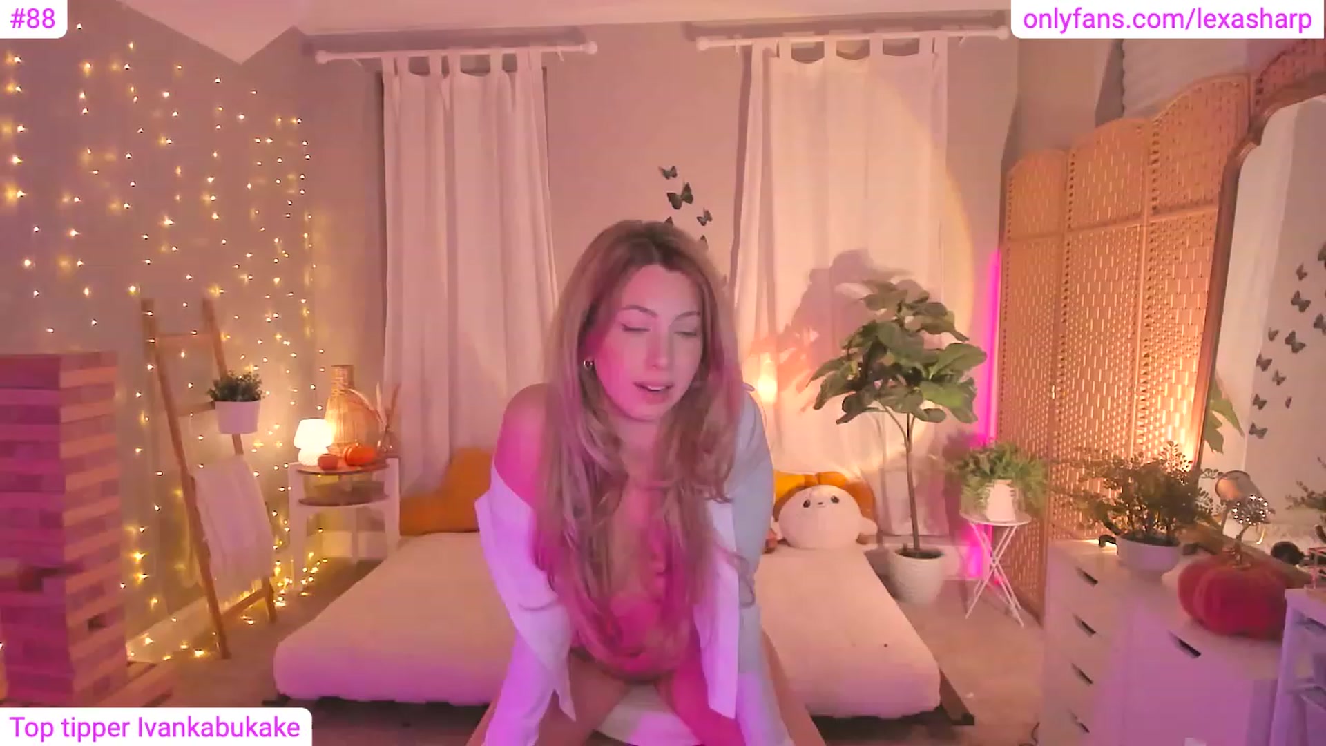 Gallery image thumbnail from alexasharp's myfreecams stream on, 11/11/2023, 05:50 image 3 of 20