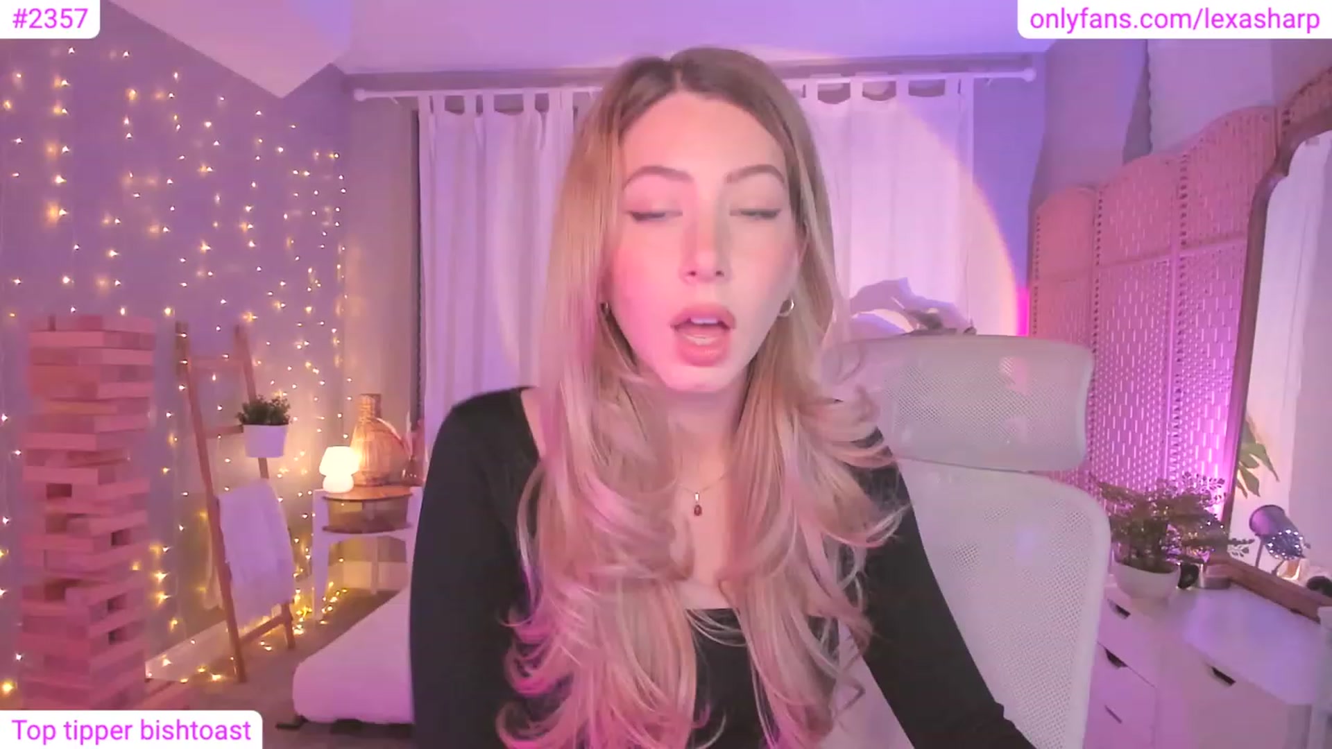 Gallery image thumbnail from alexasharp's myfreecams stream on, 12/05/2023, 24:50 image 18 of 20