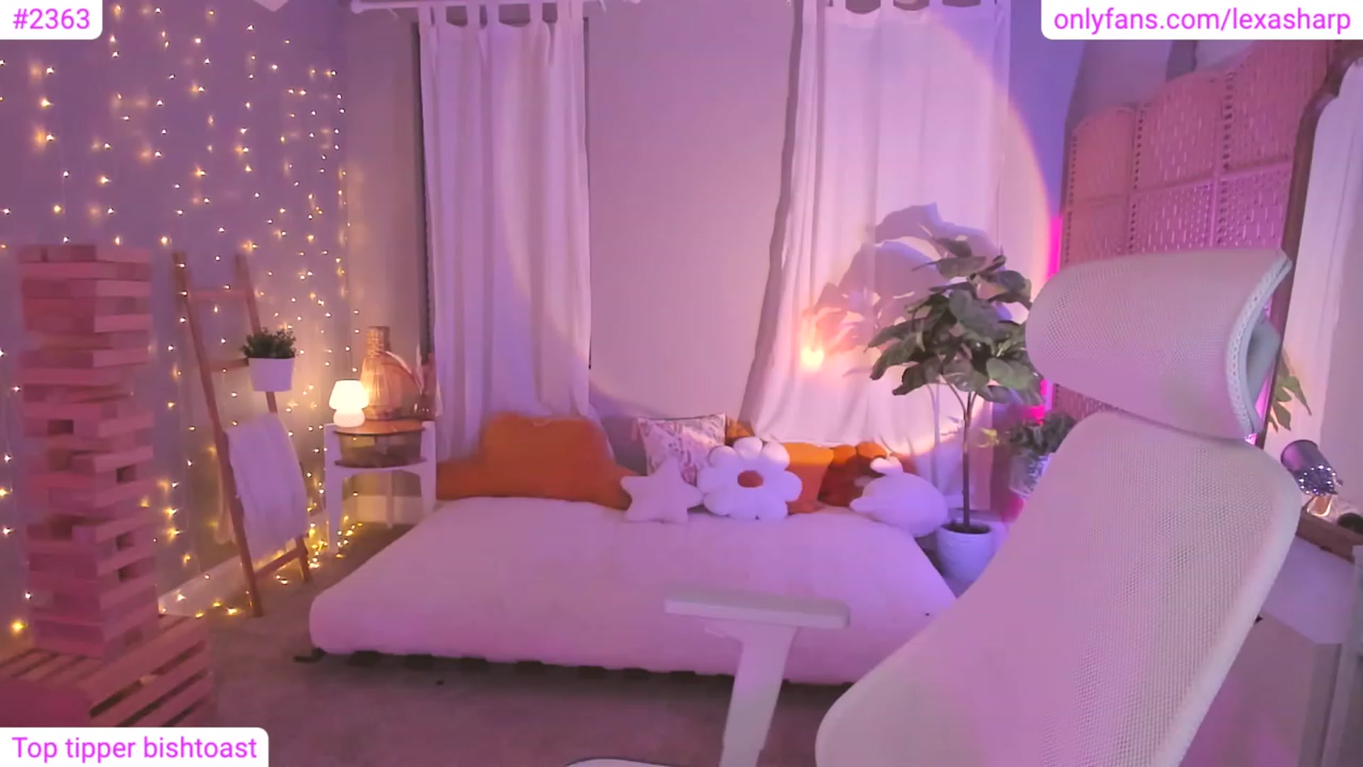Gallery image thumbnail from alexasharp's myfreecams stream on, 12/05/2023, 24:50 image 16 of 20