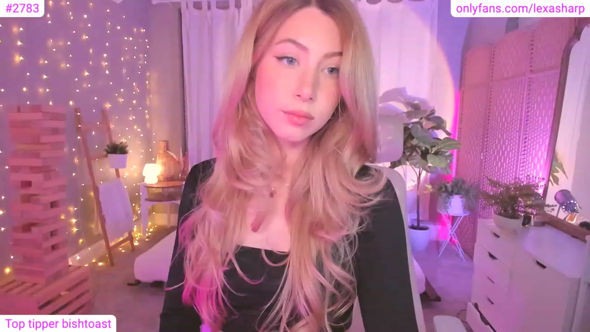 Gallery image thumbnail from alexasharp's myfreecams stream on, 12/05/2023, 24:50 image 15 of 20