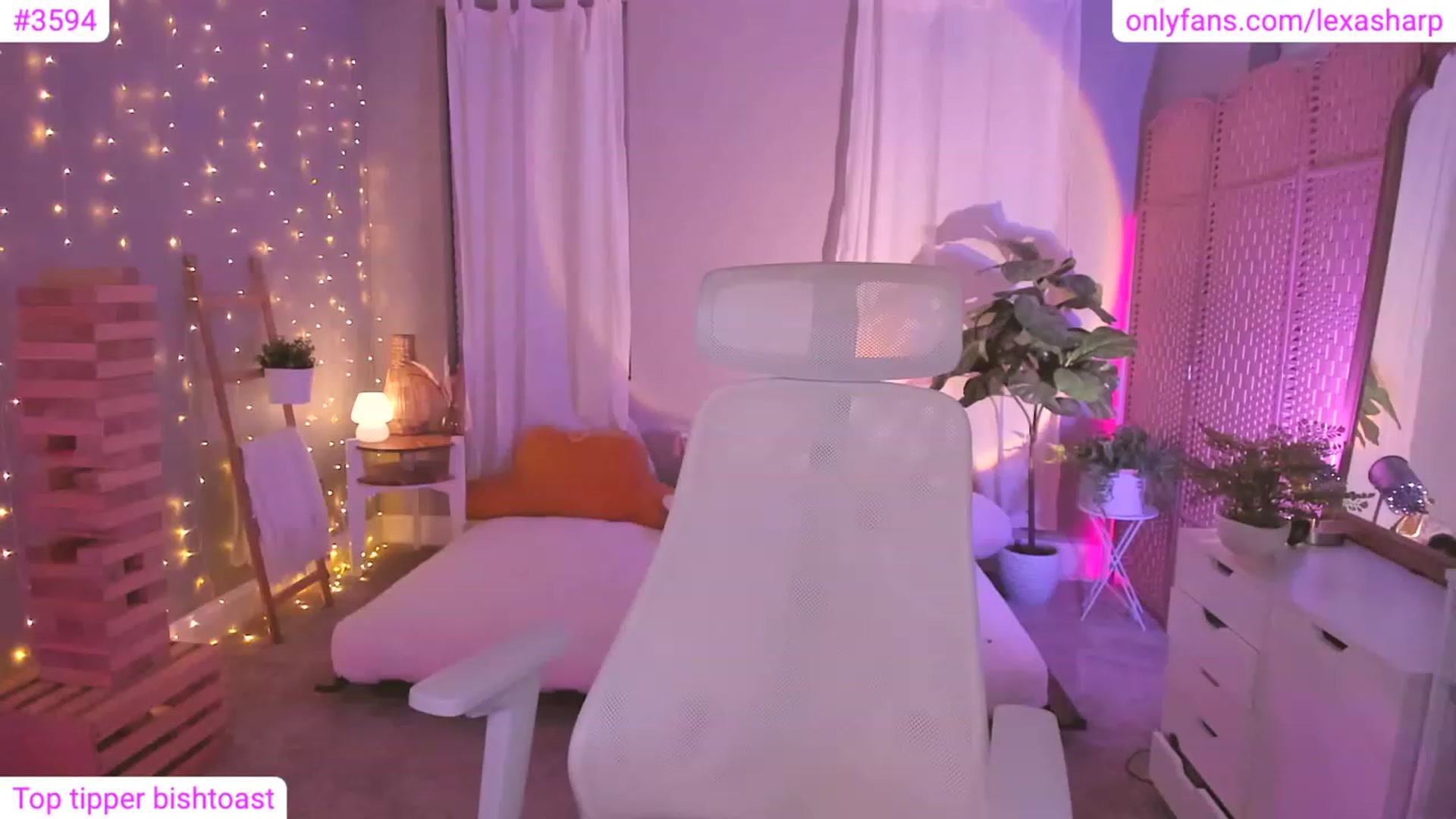 Gallery image thumbnail from alexasharp's myfreecams stream on, 12/05/2023, 24:50 image 12 of 20