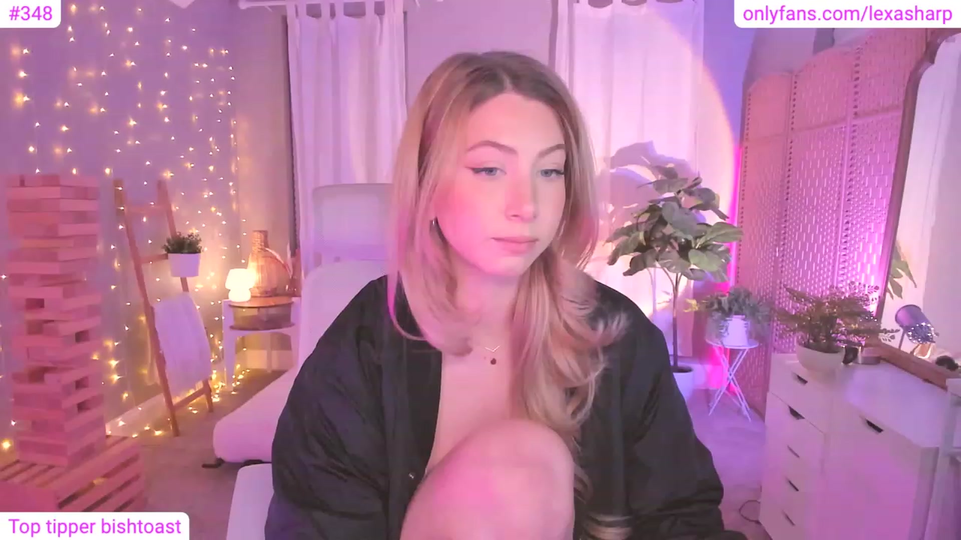 Gallery image thumbnail from alexasharp's myfreecams stream on, 12/05/2023, 02:37 image 13 of 20