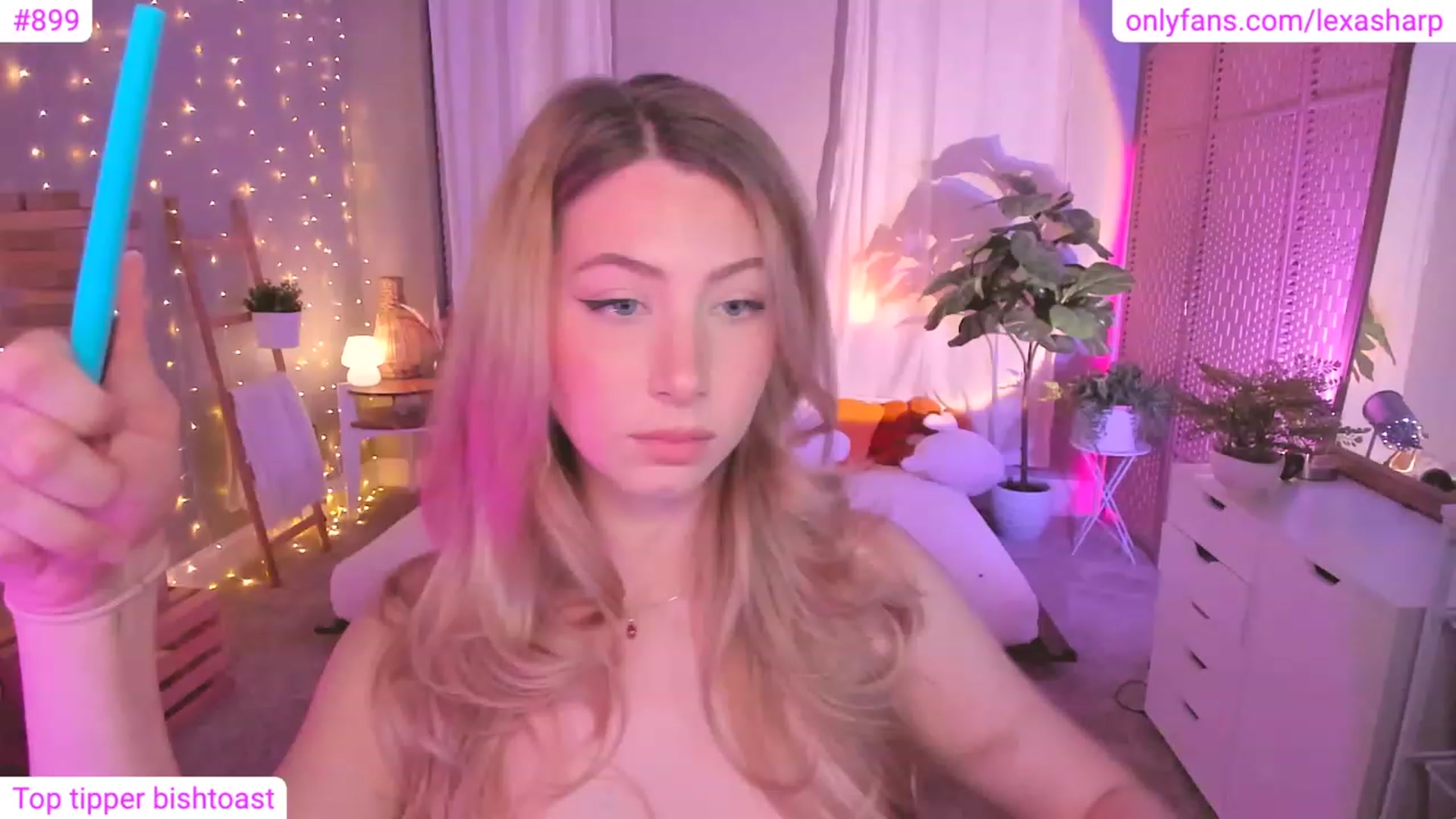 Gallery image thumbnail from alexasharp's myfreecams stream on, 12/05/2023, 02:37 image 2 of 20