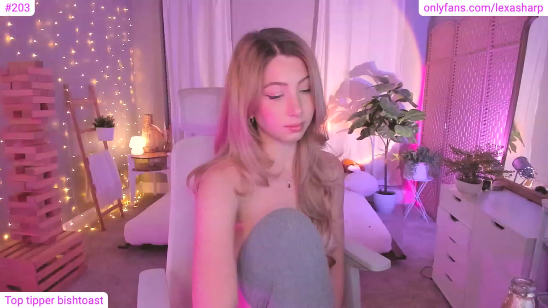 Gallery image thumbnail from alexasharp's myfreecams stream on, 12/05/2023, 05:12 image 16 of 20