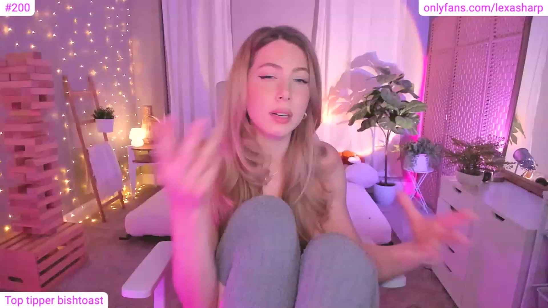 Gallery image thumbnail from alexasharp's myfreecams stream on, 12/05/2023, 05:12 image 15 of 20