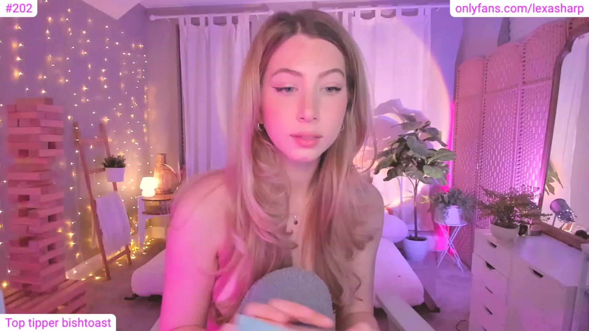 Gallery image thumbnail from alexasharp's myfreecams stream on, 12/05/2023, 05:12 image 20 of 20