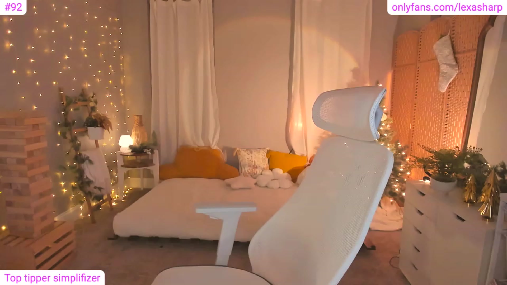 Gallery image thumbnail from alexasharp's myfreecams stream on, 12/08/2023, 24:40 image 5 of 20