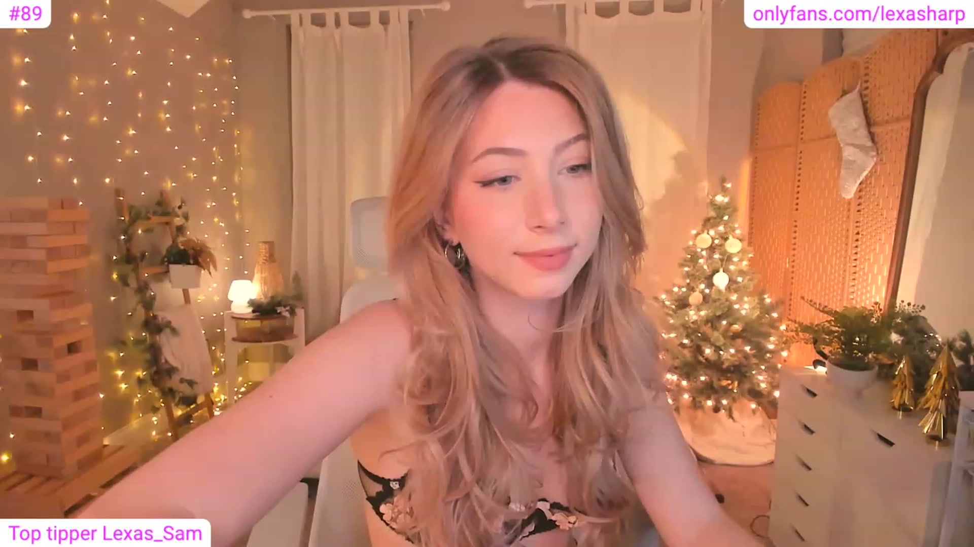 Gallery image thumbnail from alexasharp's myfreecams stream on, 12/08/2023, 02:55 image 3 of 20