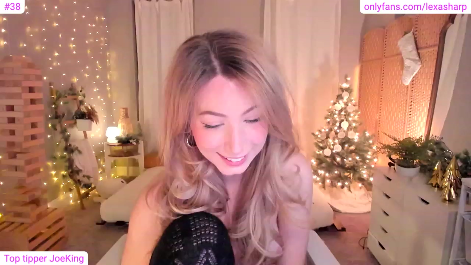 Gallery image thumbnail from alexasharp's myfreecams stream on, 12/16/2023, 05:10 image 17 of 20