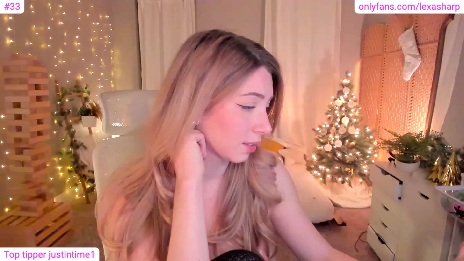 Gallery image thumbnail from alexasharp's myfreecams stream on, 12/16/2023, 08:30 image 5 of 20