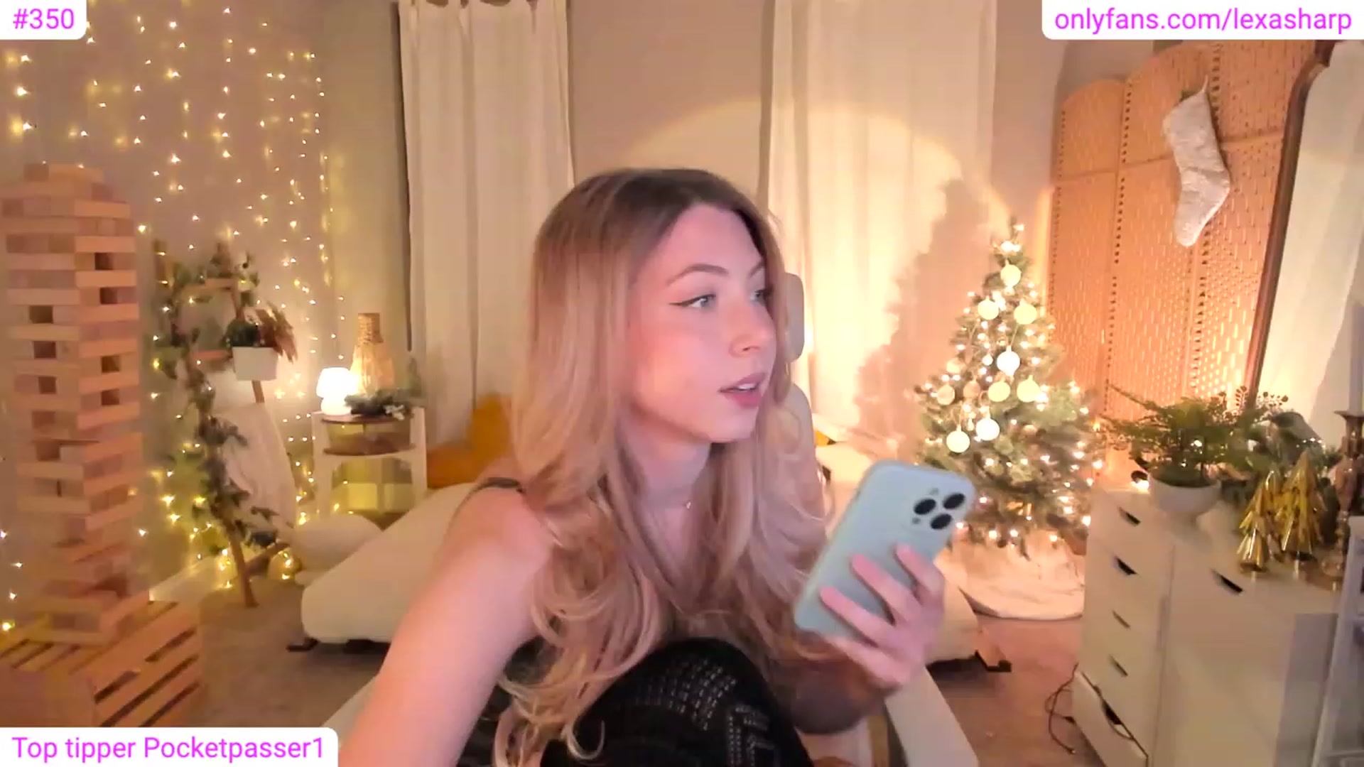 Gallery image thumbnail from alexasharp's myfreecams stream on, 01/06/2024, 02:28 image 6 of 20