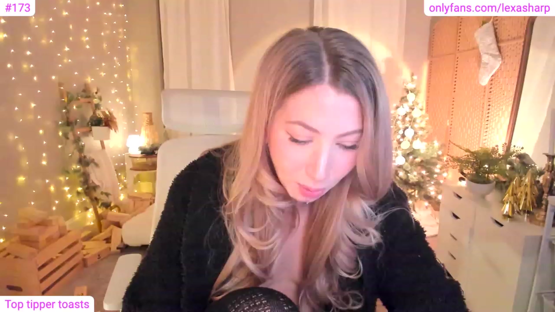 Gallery image thumbnail from alexasharp's myfreecams stream on, 01/06/2024, 05:03 image 2 of 20
