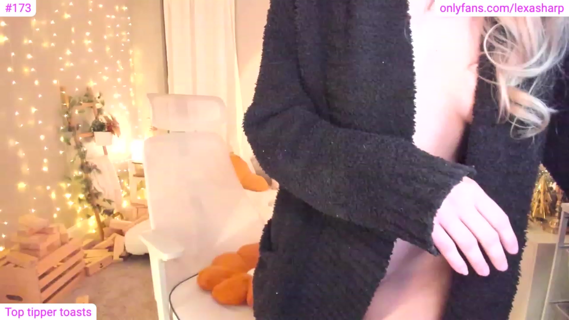 Gallery image thumbnail from alexasharp's myfreecams stream on, 01/06/2024, 05:03 image 4 of 20