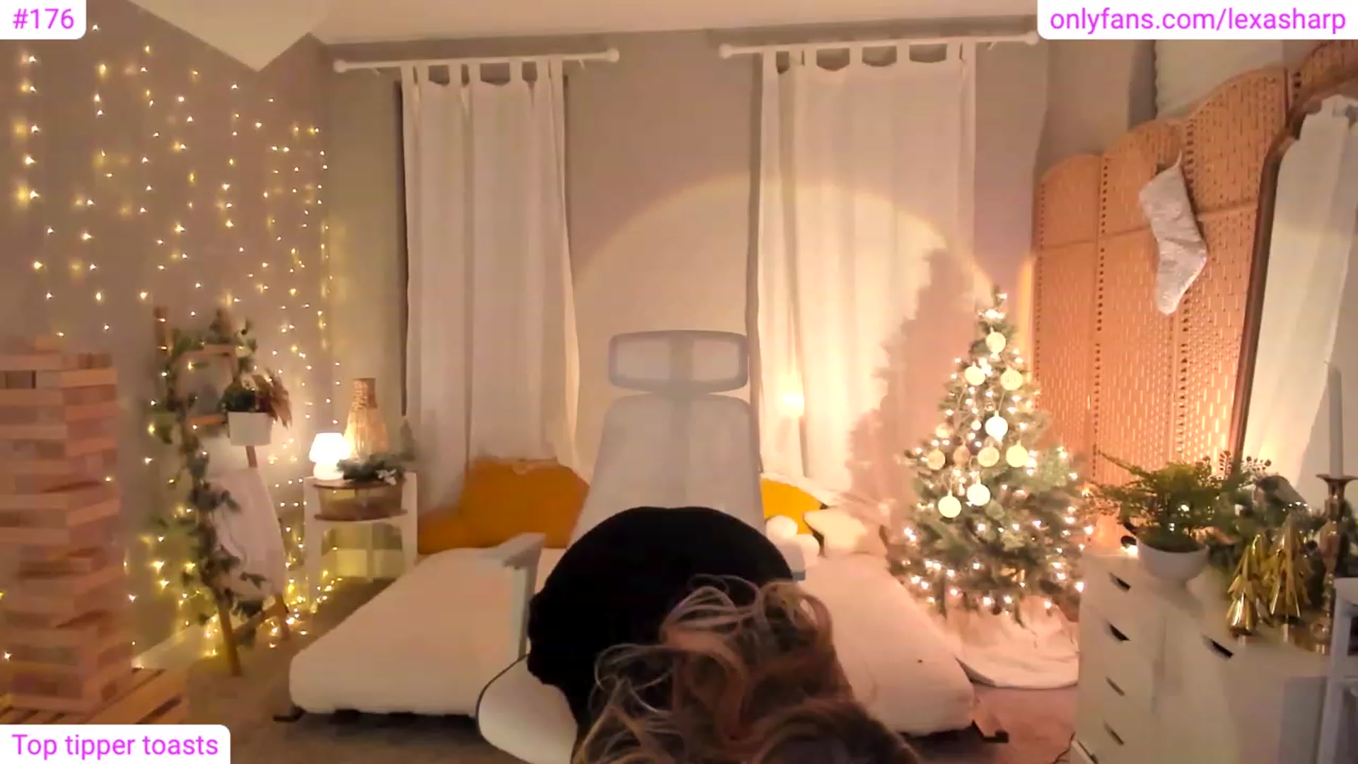 Gallery image thumbnail from alexasharp's myfreecams stream on, 01/06/2024, 05:03 image 20 of 20