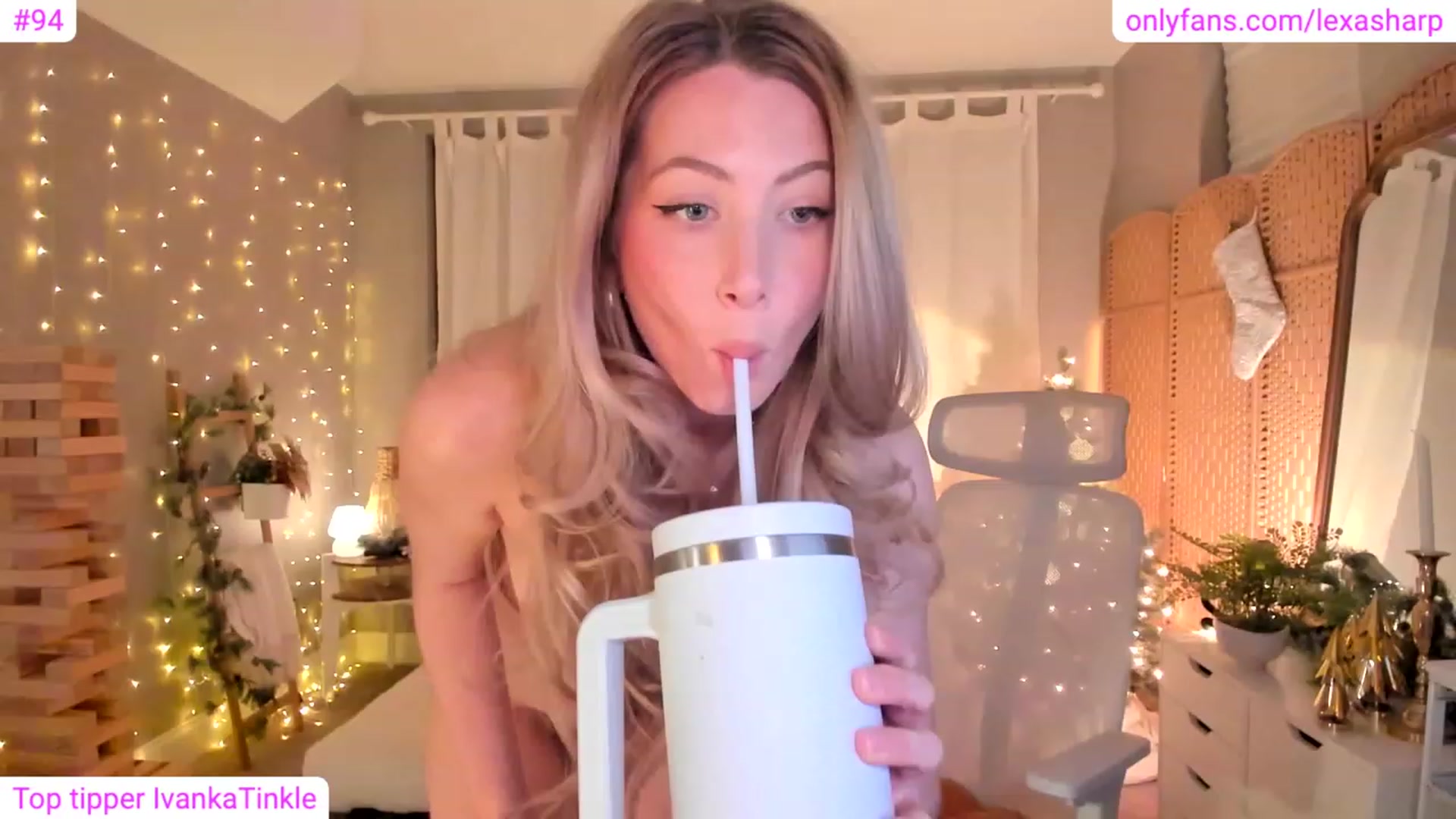Gallery image thumbnail from alexasharp's myfreecams stream on, 01/13/2024, 03:43 image 3 of 20