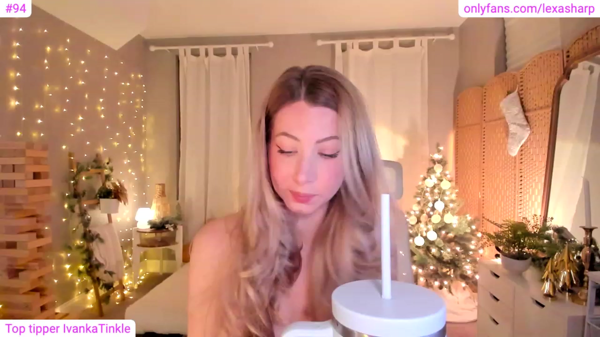 Gallery image thumbnail from alexasharp's myfreecams stream on, 01/13/2024, 03:43 image 10 of 20
