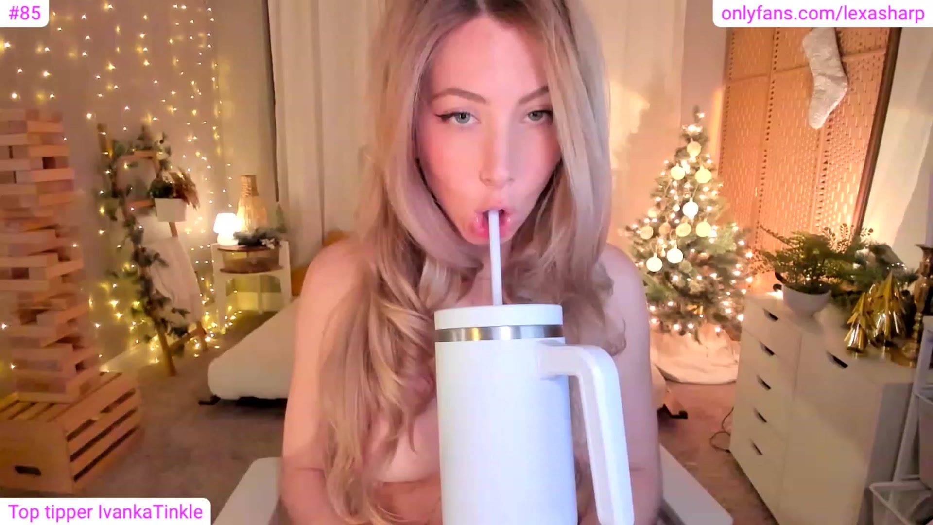 Gallery image thumbnail from alexasharp's myfreecams stream on, 01/13/2024, 04:42 image 19 of 20