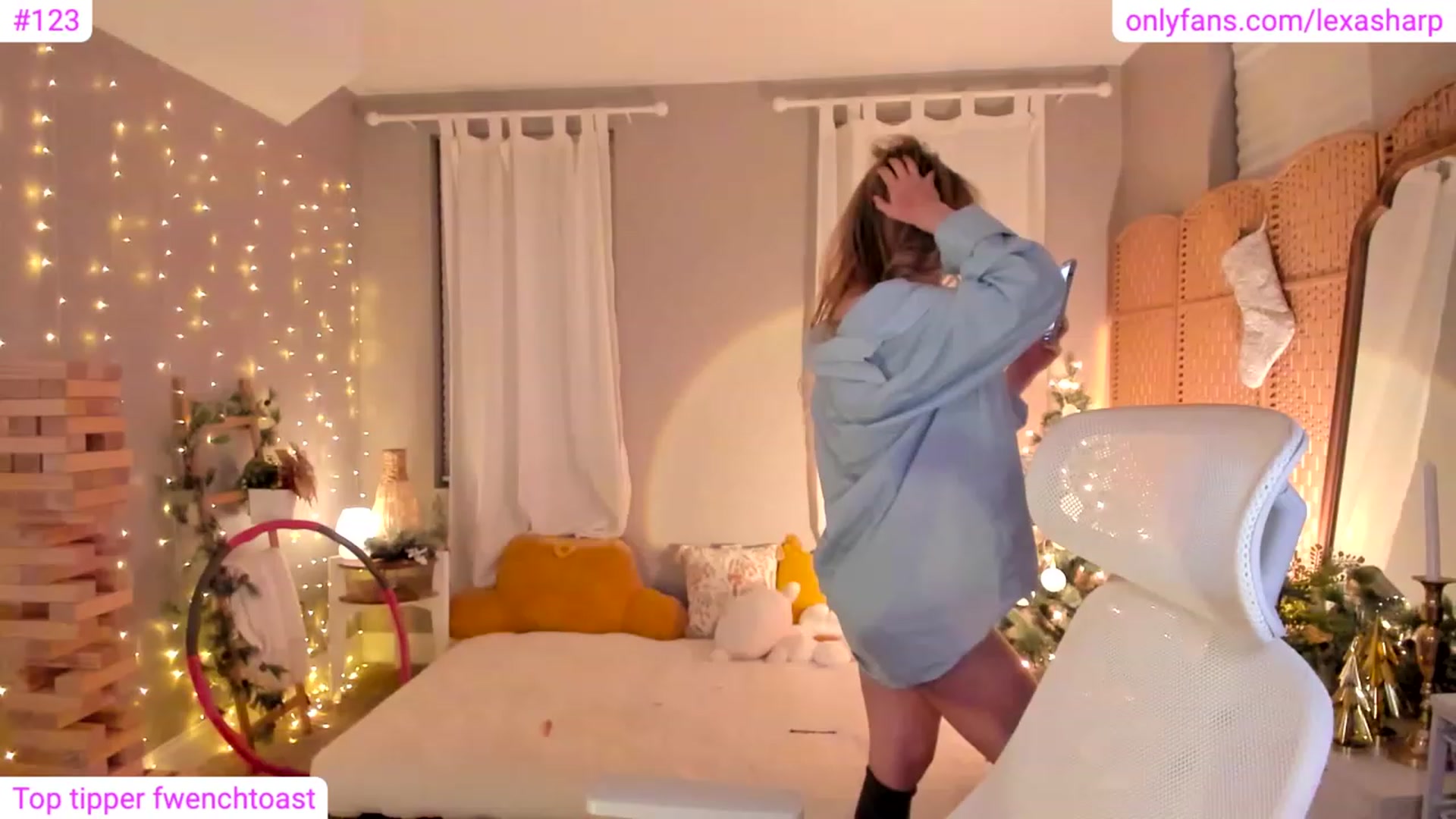 Gallery image thumbnail from alexasharp's myfreecams stream on, 01/17/2024, 02:55 image 2 of 20