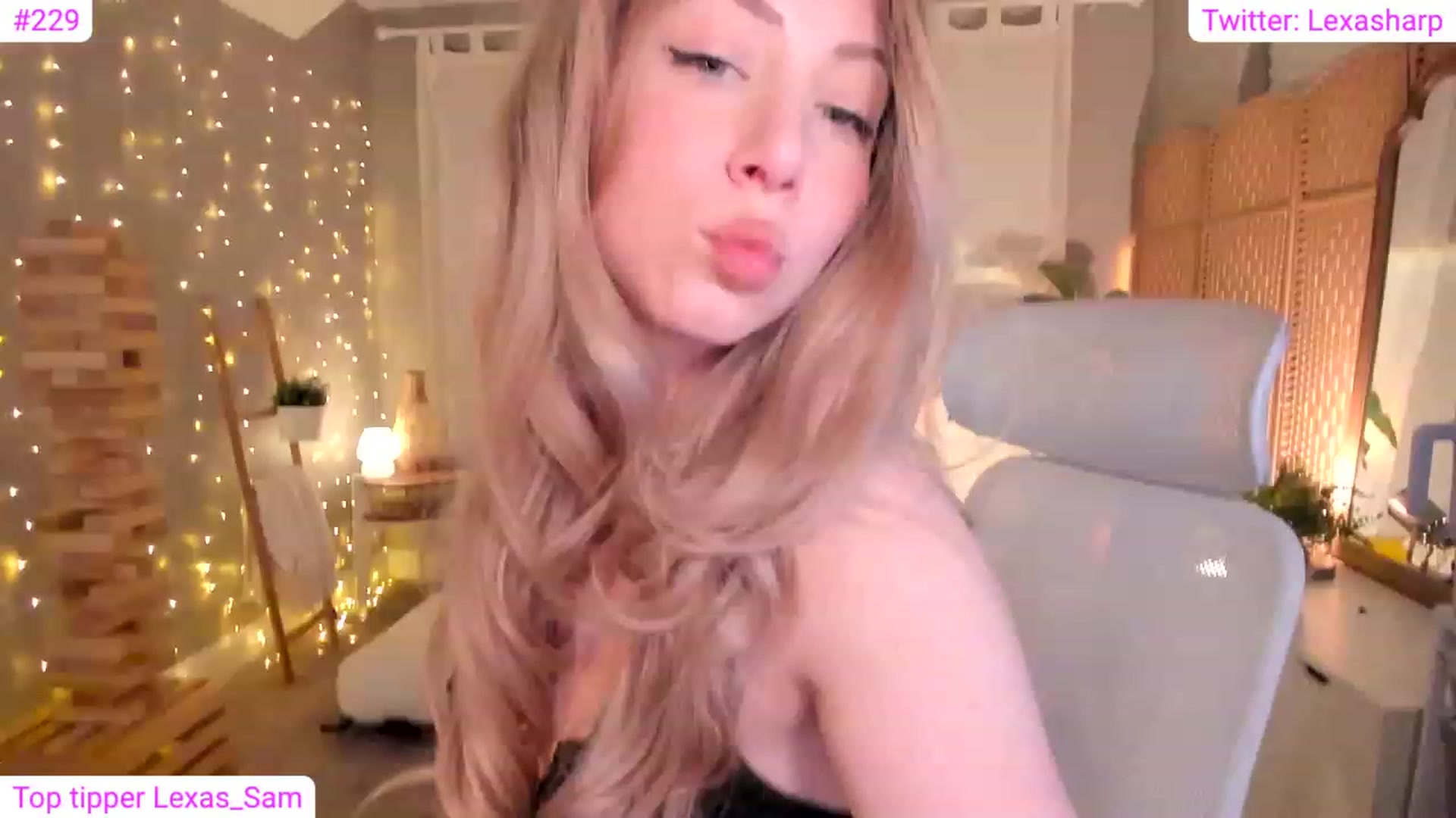 Gallery image thumbnail from alexasharp's myfreecams stream on, 02/08/2024, 24:29 image 7 of 20