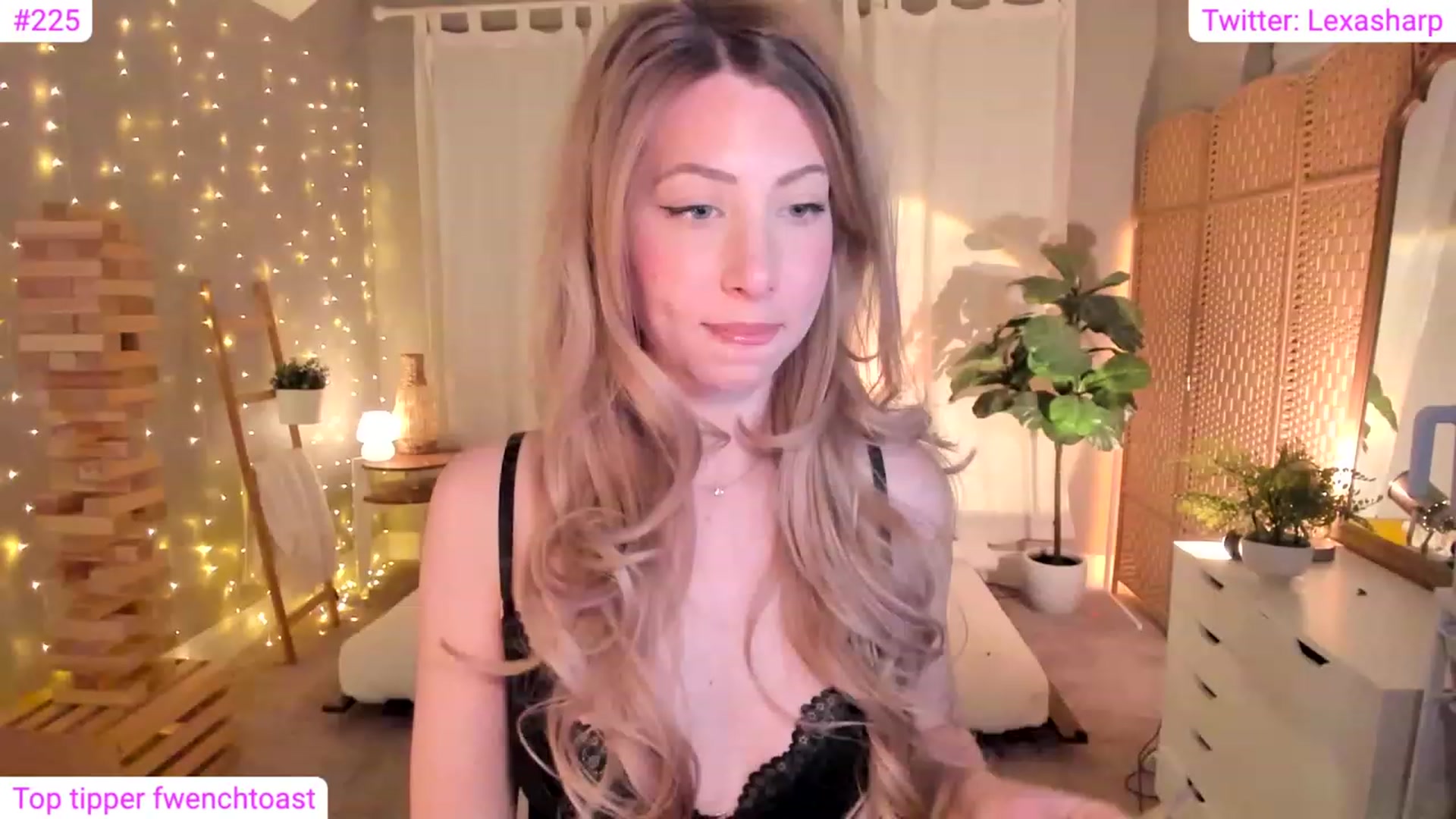 Gallery image thumbnail from alexasharp's myfreecams stream on, 02/08/2024, 24:29 image 17 of 20