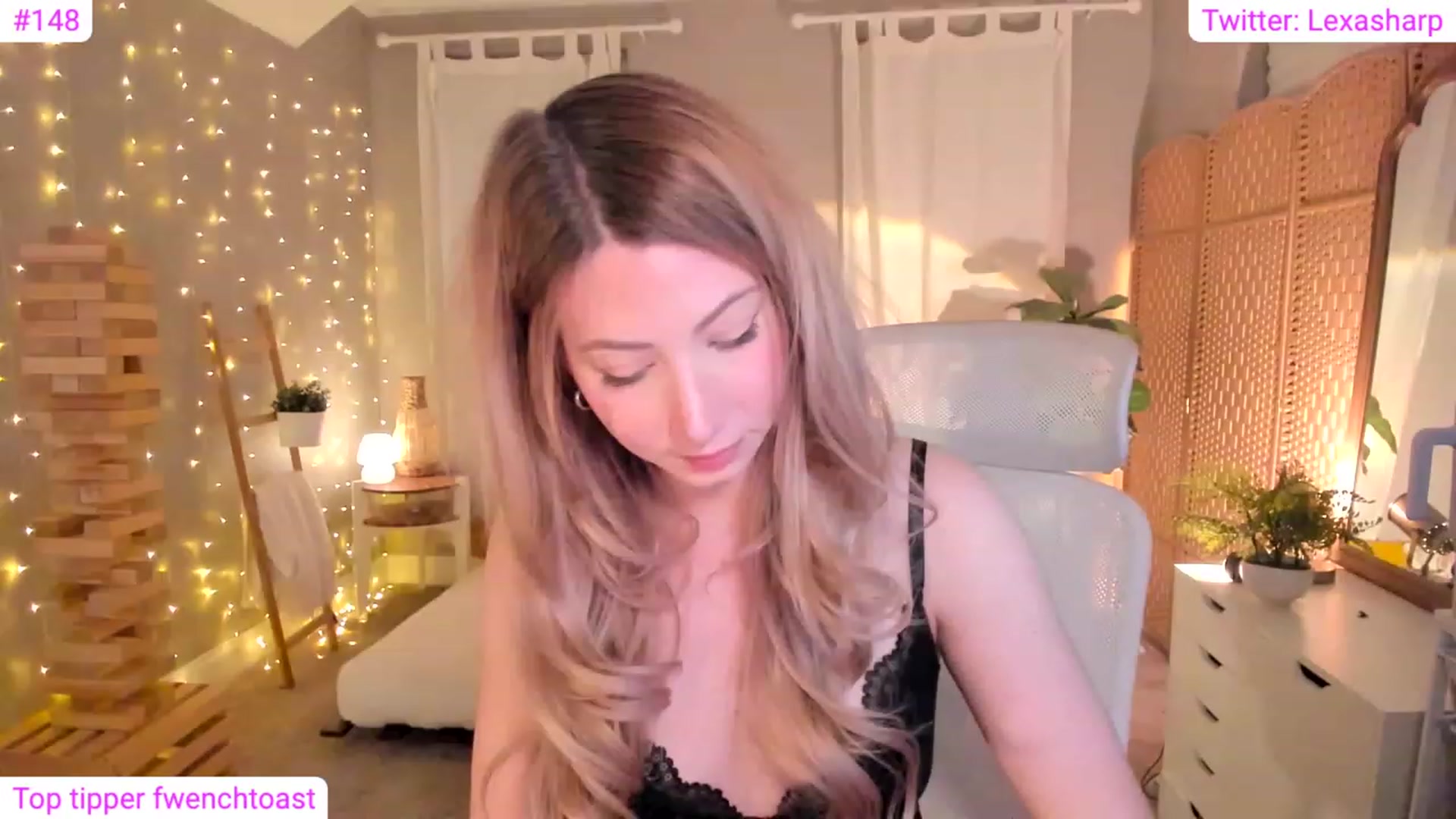 Gallery image thumbnail from alexasharp's myfreecams stream on, 02/08/2024, 01:16 image 15 of 20