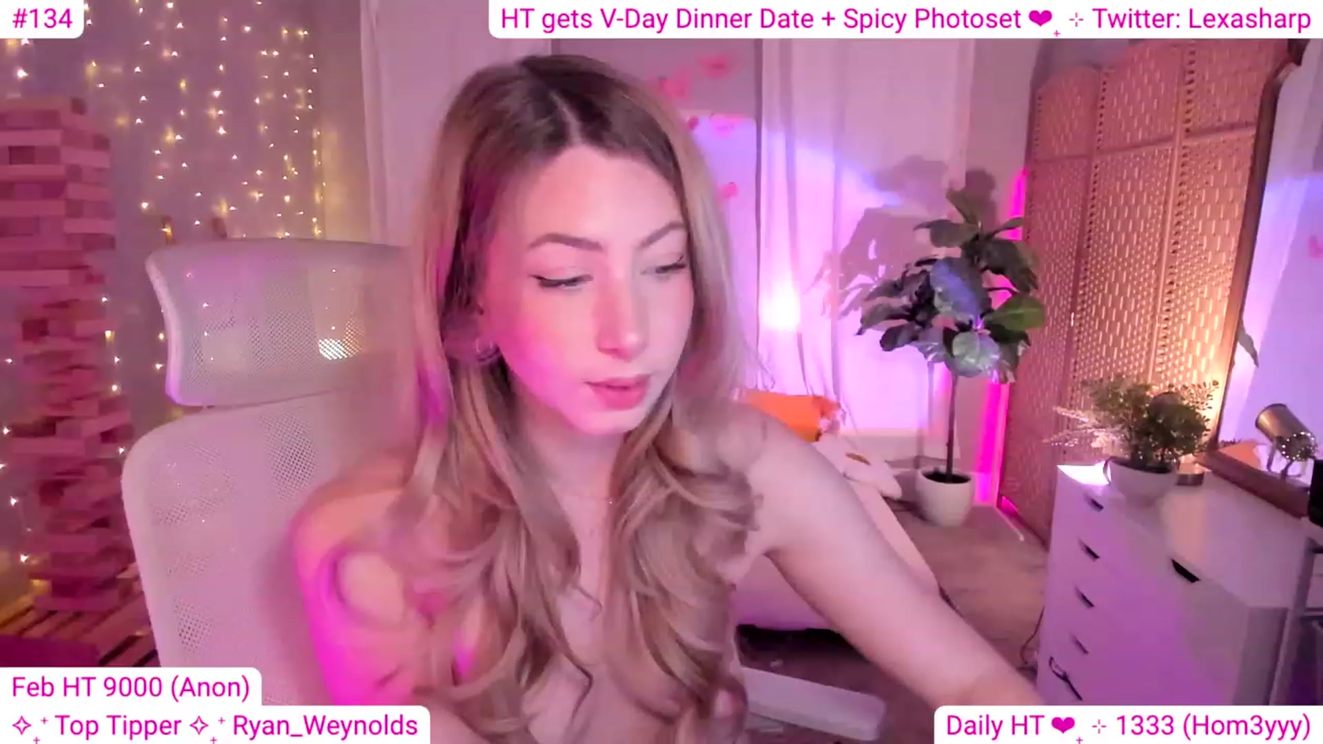 Gallery image thumbnail from alexasharp's myfreecams stream on, 02/10/2024, 04:38 image 3 of 20