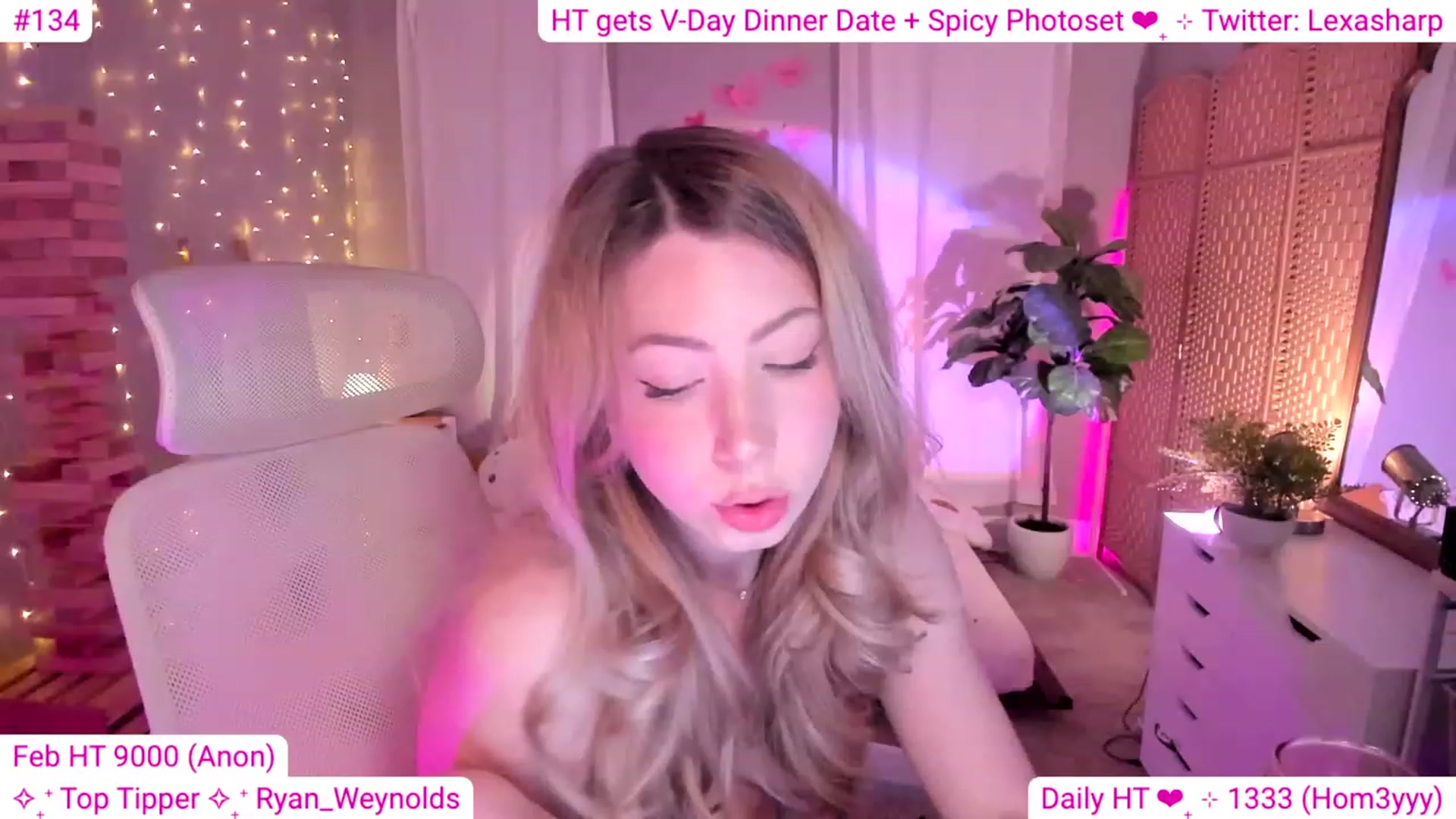 Gallery image thumbnail from alexasharp's myfreecams stream on, 02/10/2024, 04:38 image 2 of 20