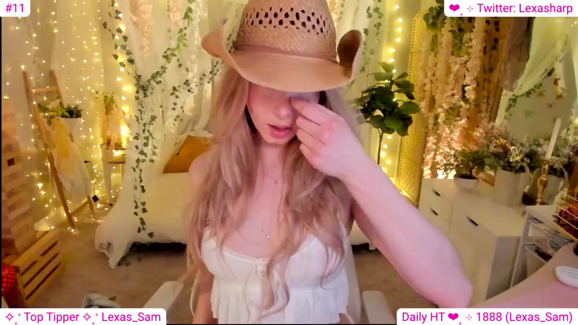 Gallery image thumbnail from alexasharp's myfreecams stream on, 04/02/2024, 03:03 image 18 of 20
