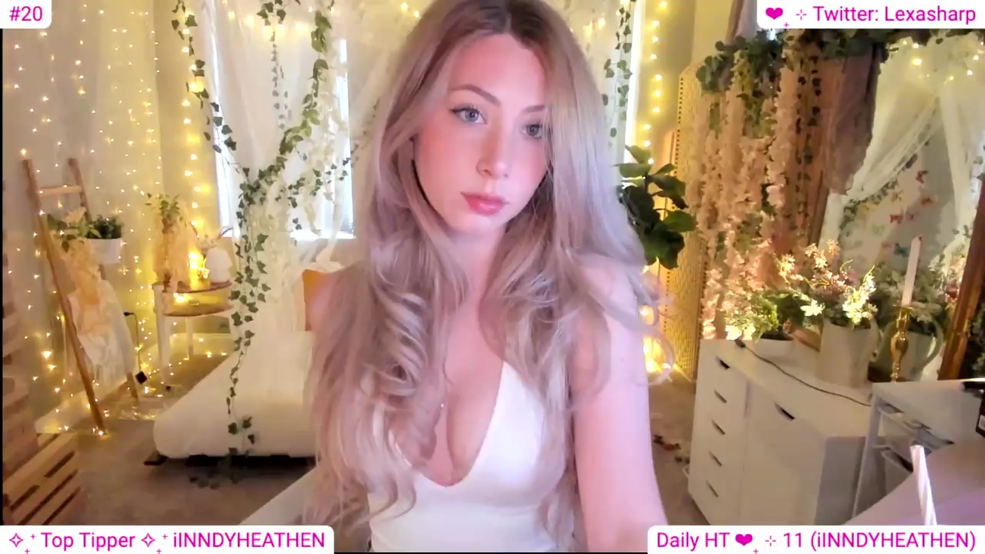 Gallery image thumbnail from alexasharp's myfreecams stream on, 04/03/2024, 22:48 image 1 of 20