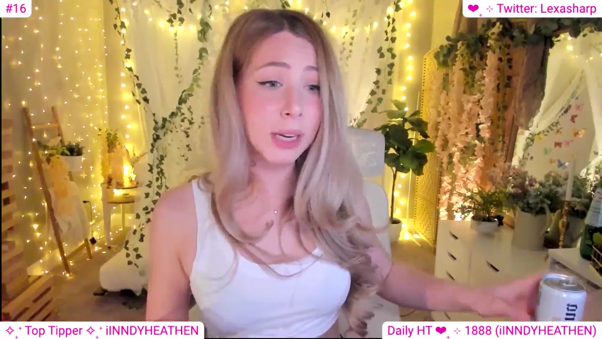 Gallery image thumbnail from alexasharp's myfreecams stream on, 04/05/2024, 01:24 image 7 of 20
