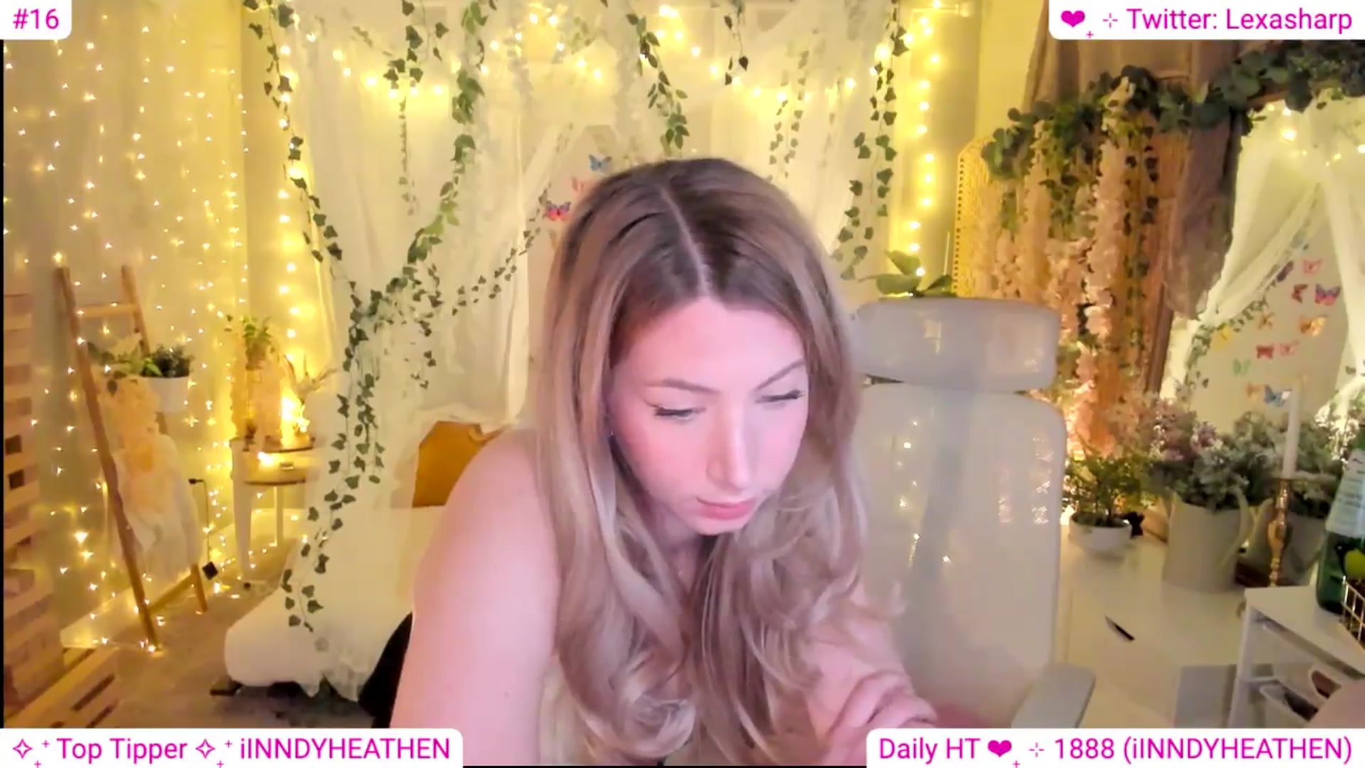 Gallery image thumbnail from alexasharp's myfreecams stream on, 04/05/2024, 01:24 image 9 of 20
