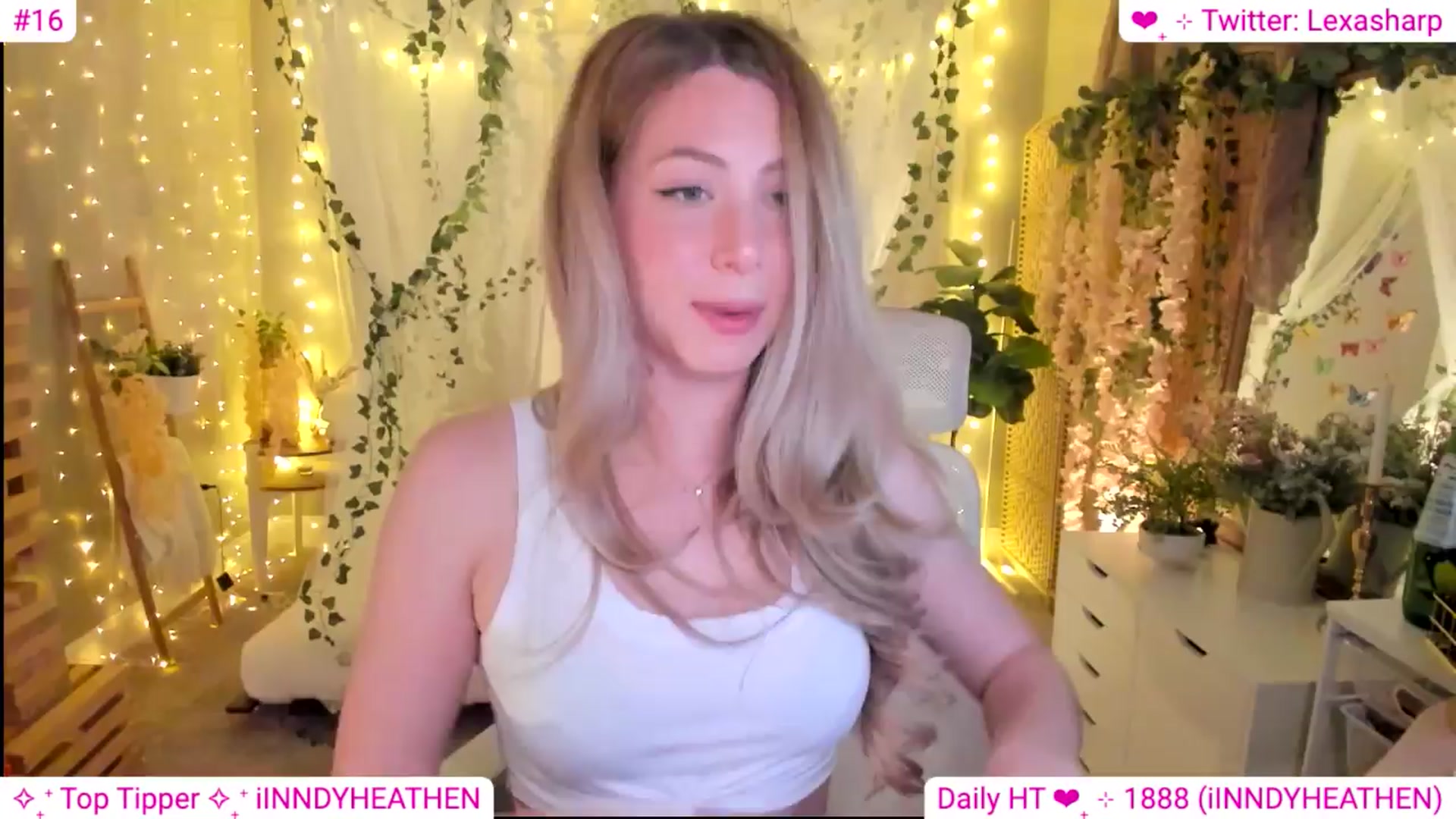 Gallery image thumbnail from alexasharp's myfreecams stream on, 04/05/2024, 02:33 image 6 of 20