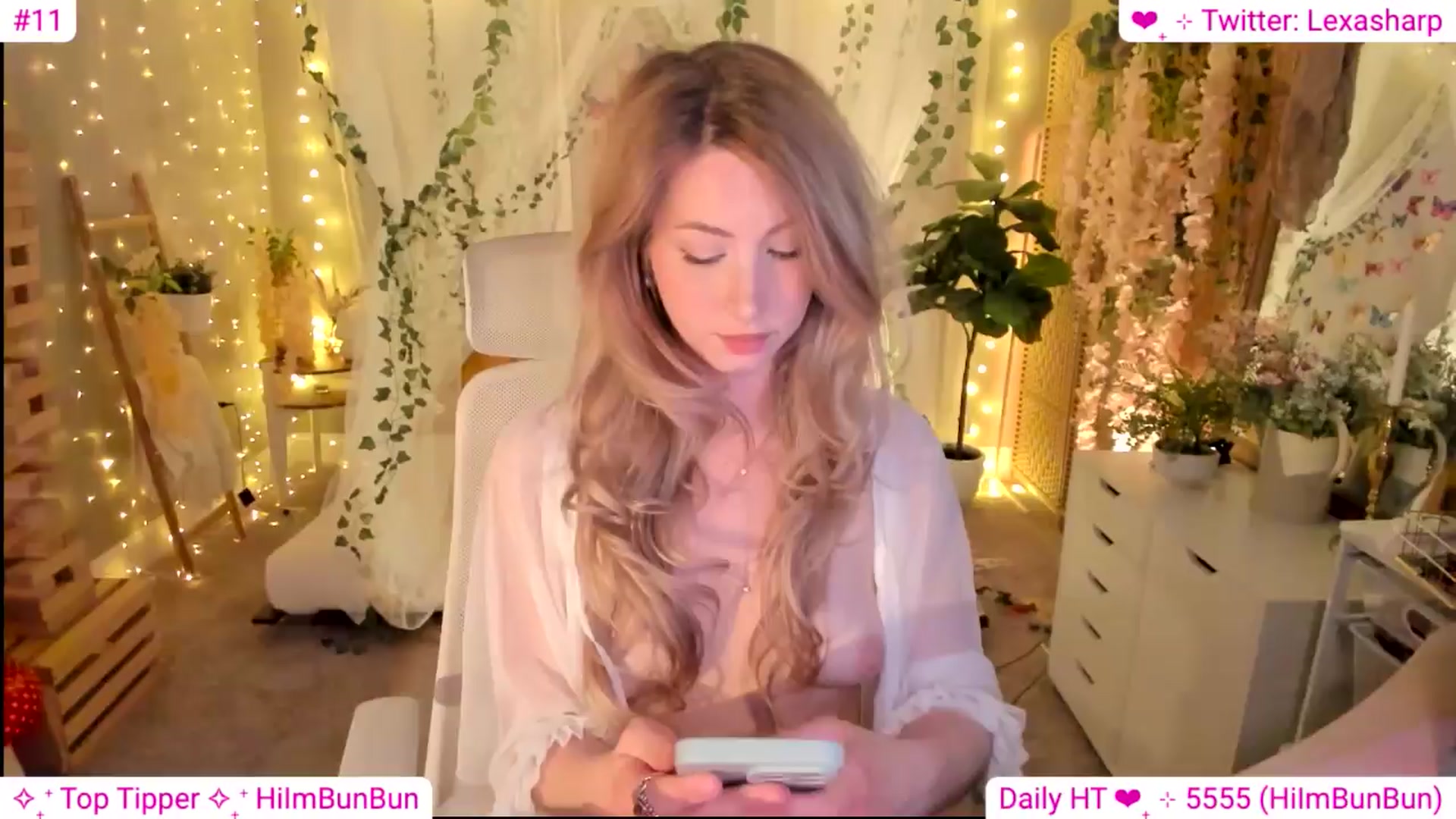 Gallery image thumbnail from alexasharp's myfreecams stream on, 04/06/2024, 04:53 image 1 of 20