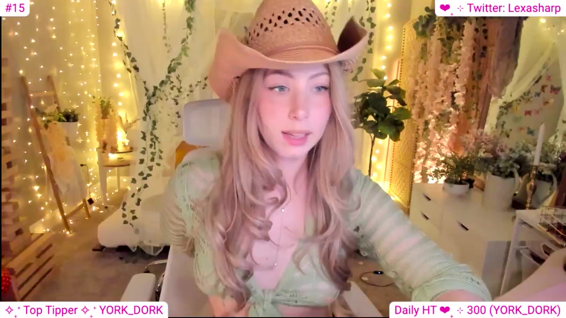 Gallery image thumbnail from alexasharp's myfreecams stream on, 04/07/2024, 02:37 image 8 of 20