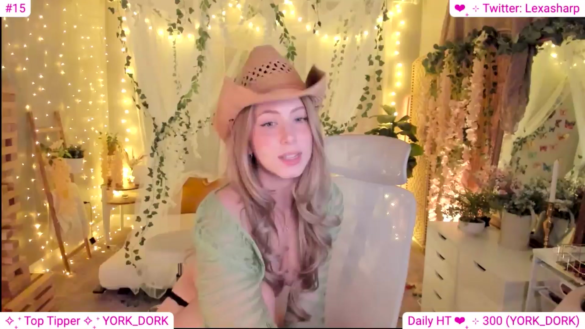 Gallery image thumbnail from alexasharp's myfreecams stream on, 04/07/2024, 02:37 image 18 of 20
