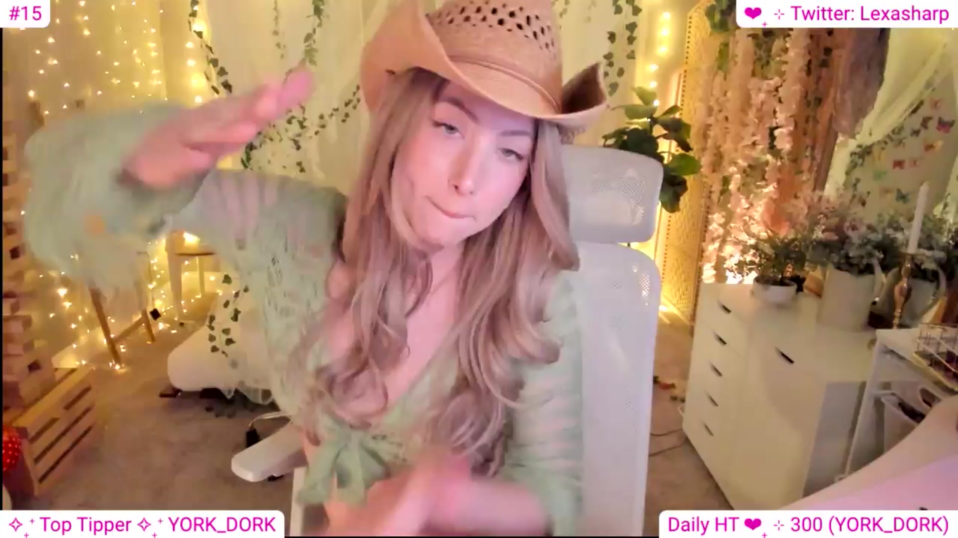 Gallery image thumbnail from alexasharp's myfreecams stream on, 04/07/2024, 02:37 image 13 of 20