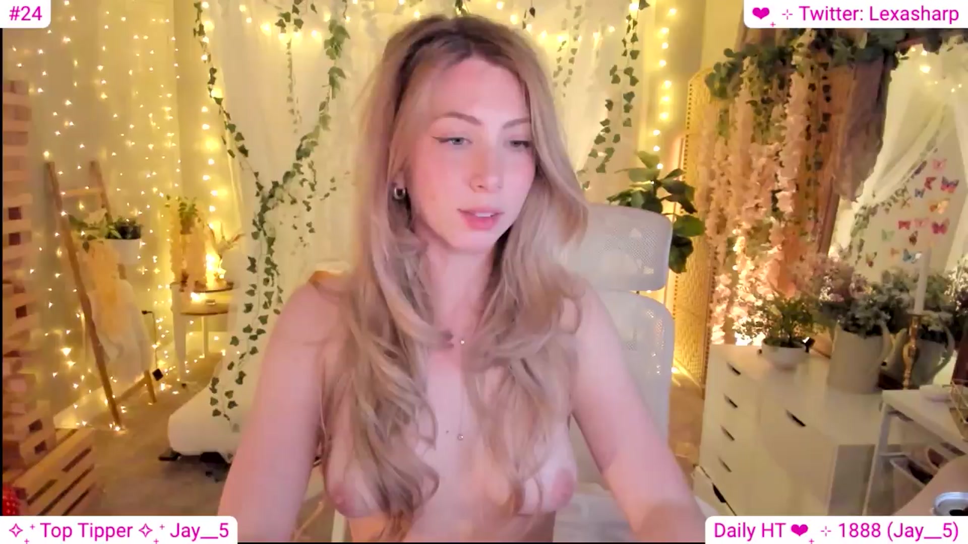 Gallery image thumbnail from alexasharp's myfreecams stream on, 04/12/2024, 02:19 image 19 of 20