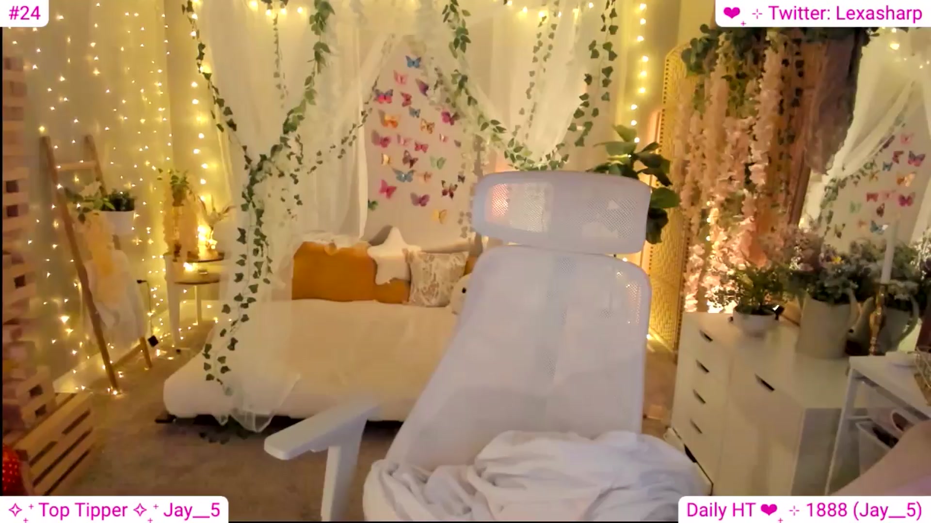 Gallery image thumbnail from alexasharp's myfreecams stream on, 04/12/2024, 03:13 image 1 of 20