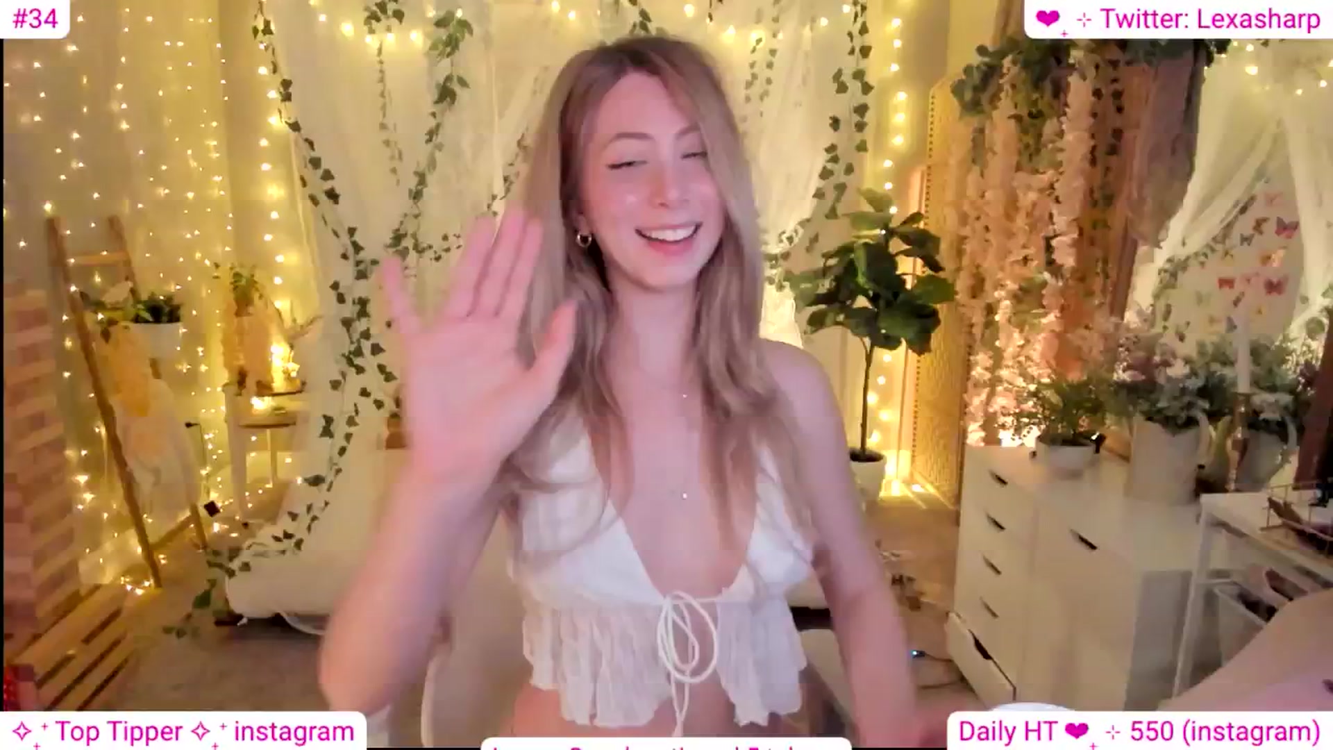 Gallery image thumbnail from alexasharp's myfreecams stream on, 04/16/2024, 01:39 image 12 of 20