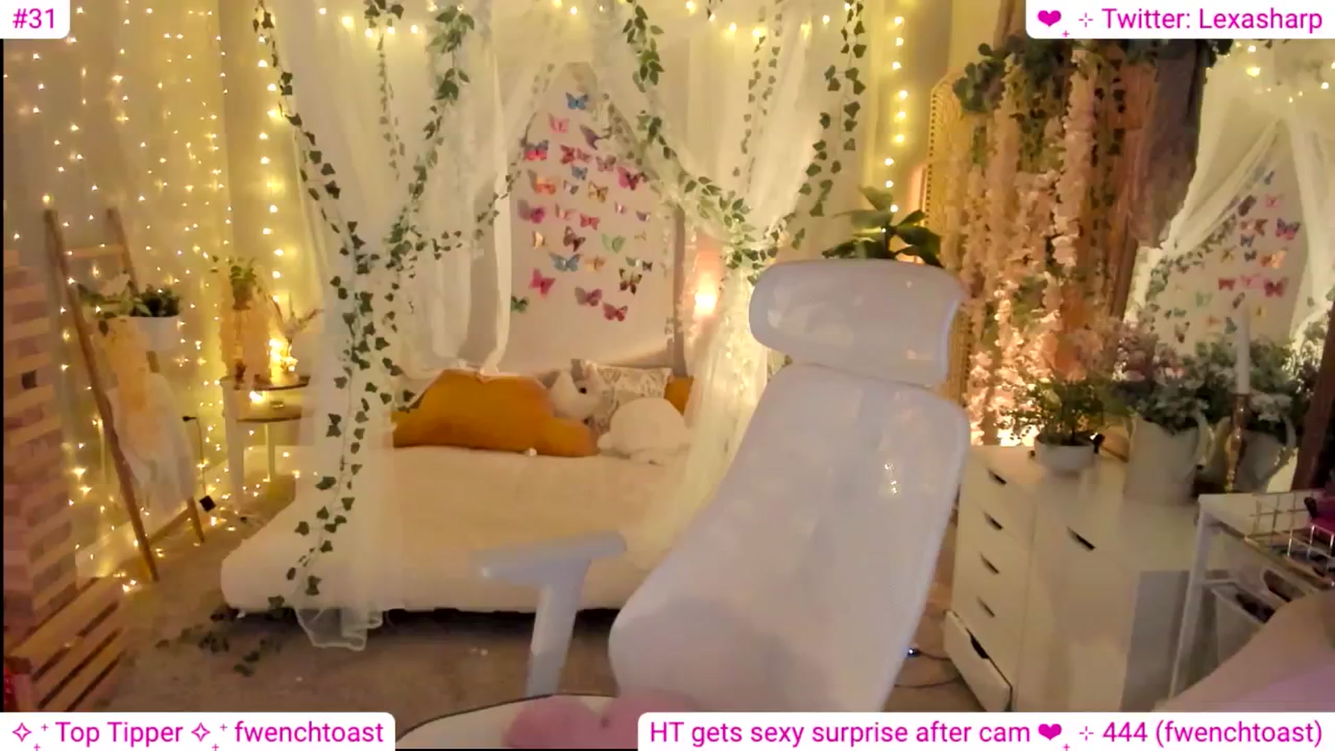 Gallery image thumbnail from alexasharp's myfreecams stream on, 04/17/2024, 02:50 image 2 of 20
