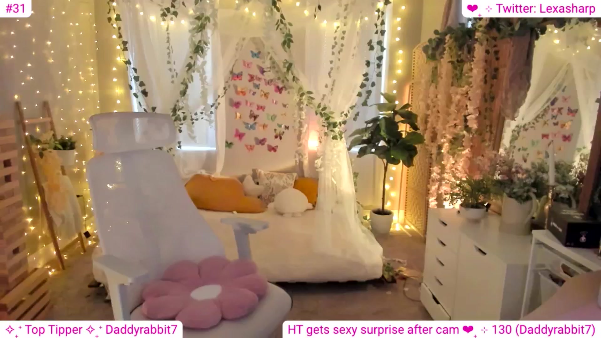 Gallery image thumbnail from alexasharp's myfreecams stream on, 04/17/2024, 22:23 image 14 of 20
