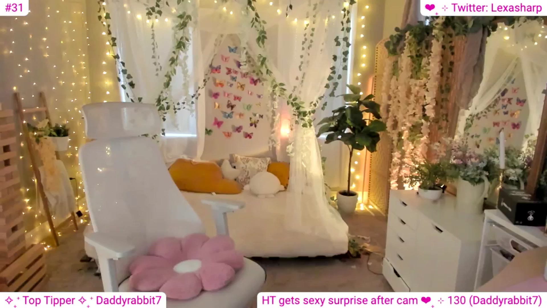Gallery image thumbnail from alexasharp's myfreecams stream on, 04/17/2024, 22:23 image 15 of 20