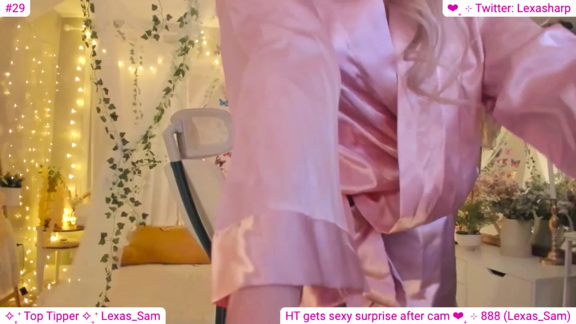 Gallery image thumbnail from alexasharp's myfreecams stream on, 04/19/2024, 02:57 image 14 of 20