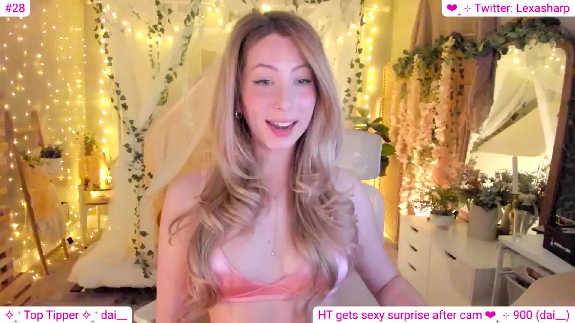 Gallery image thumbnail from alexasharp's myfreecams stream on, 04/21/2024, 02:11 image 18 of 20