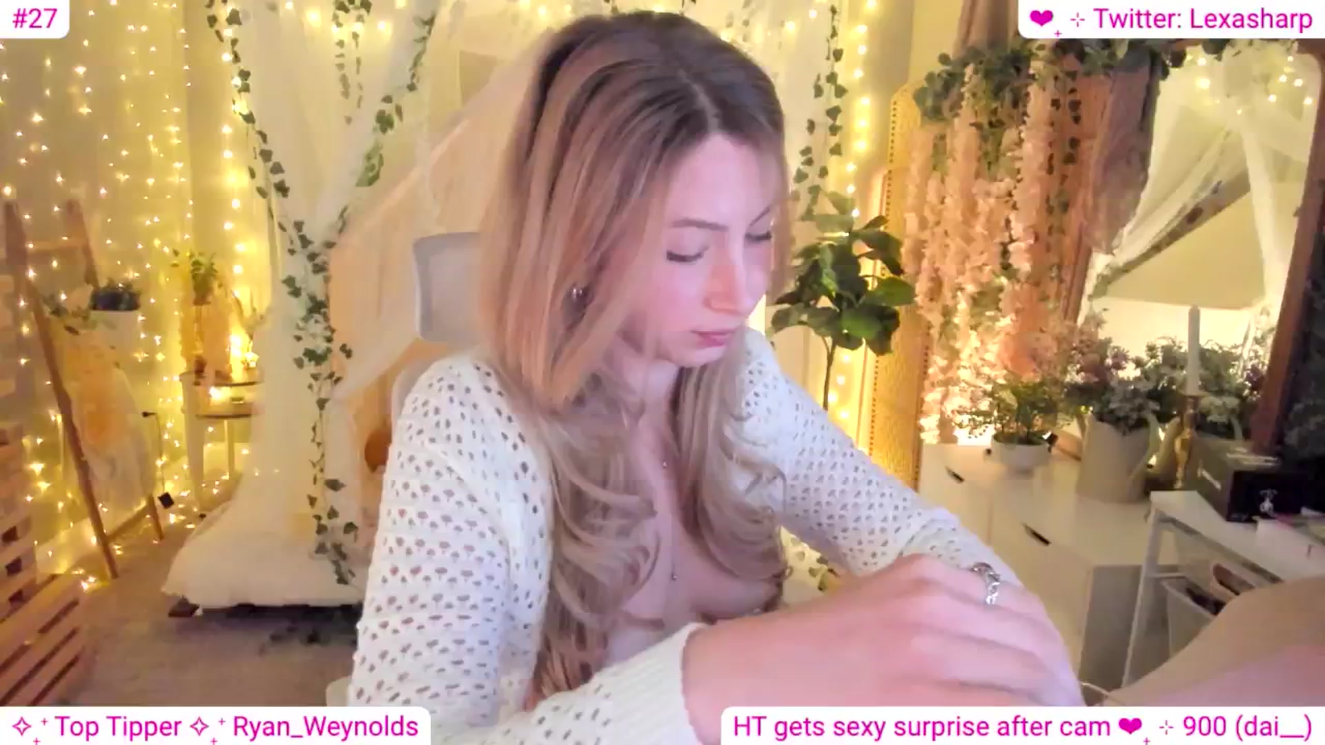 Gallery image thumbnail from alexasharp's myfreecams stream on, 04/21/2024, 03:29 image 11 of 20